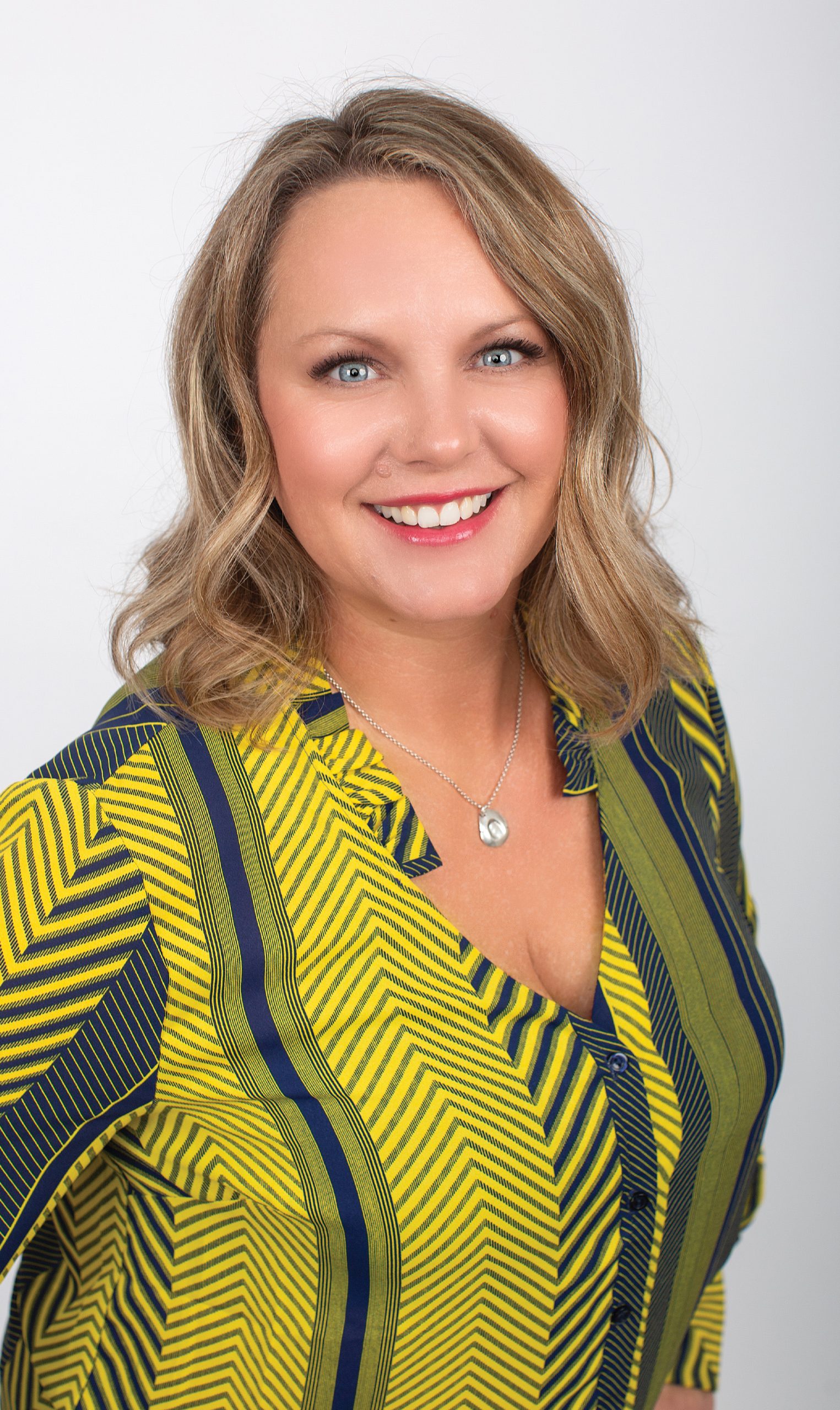 241111_Julie-Limbaugh_Vertical_01